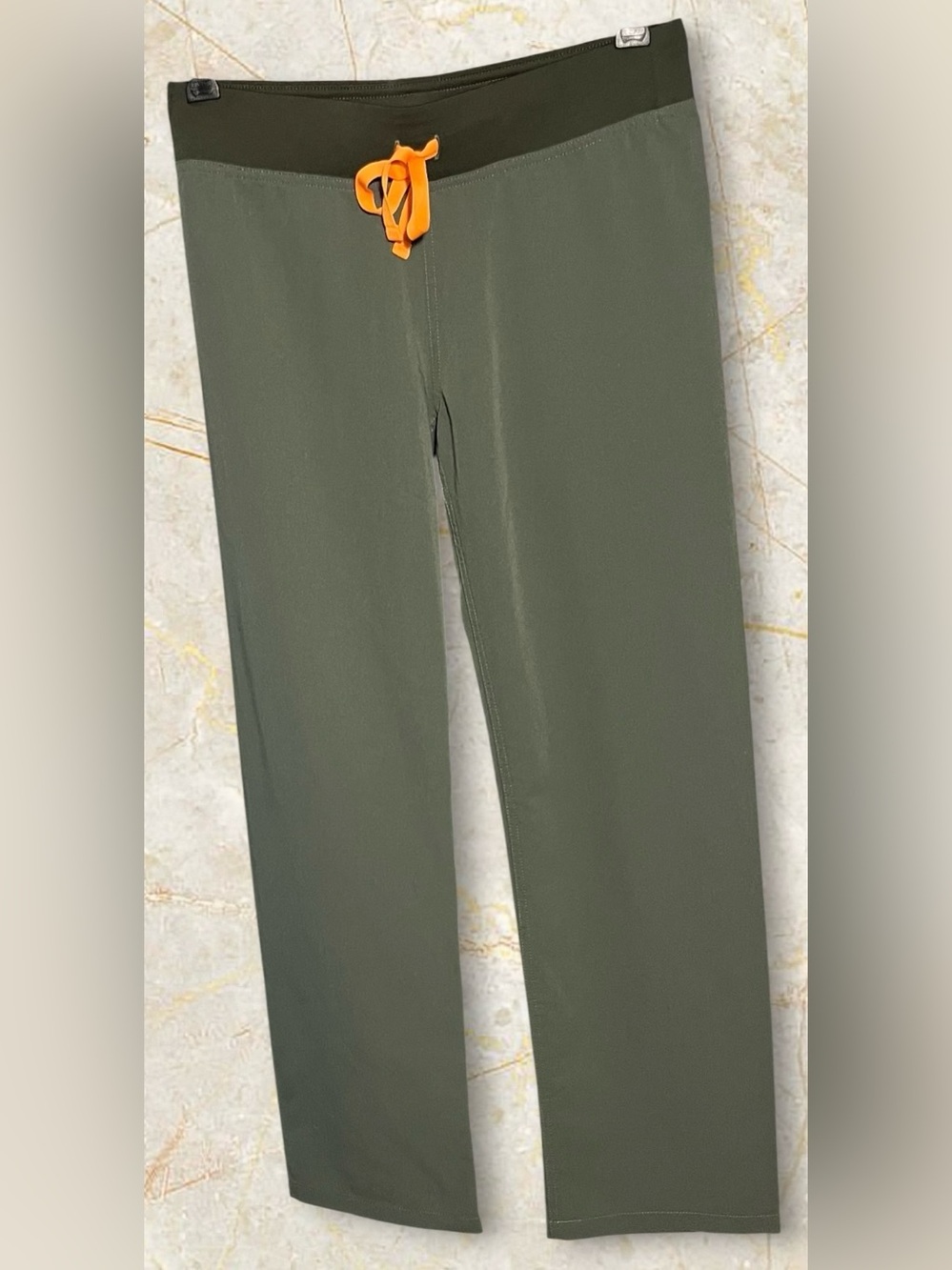 💚FIGS- Limited edition Color-Moss. Livingston Basic Scrub Pants. XS-Petite. EUC.